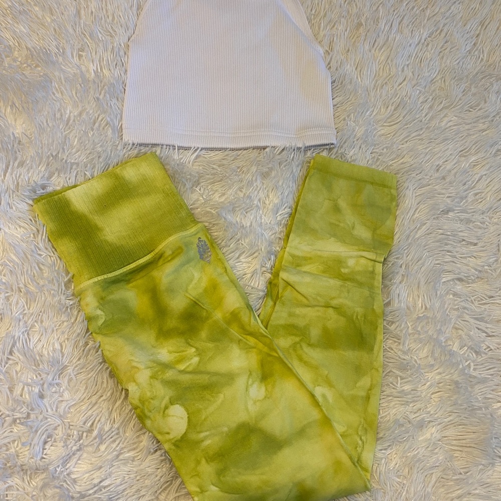 FREE PEOPLE LEGGINGS + RUNS TANK TOP XS/S - Picture 9 of 12